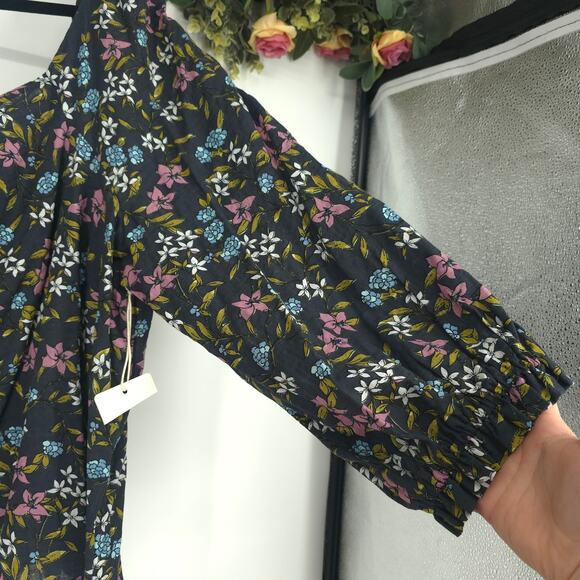 a.n.a. A New Approach Gray Lilith Floral Print Peasant Top Size 2X NWT - Picture 8 of 10